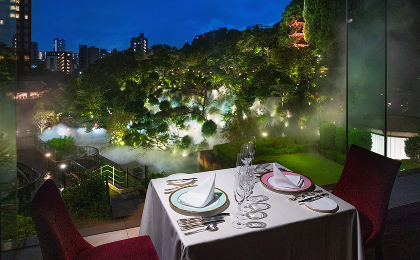 夜の庭園を彩る「千の光のライトアップ」も同時開催中